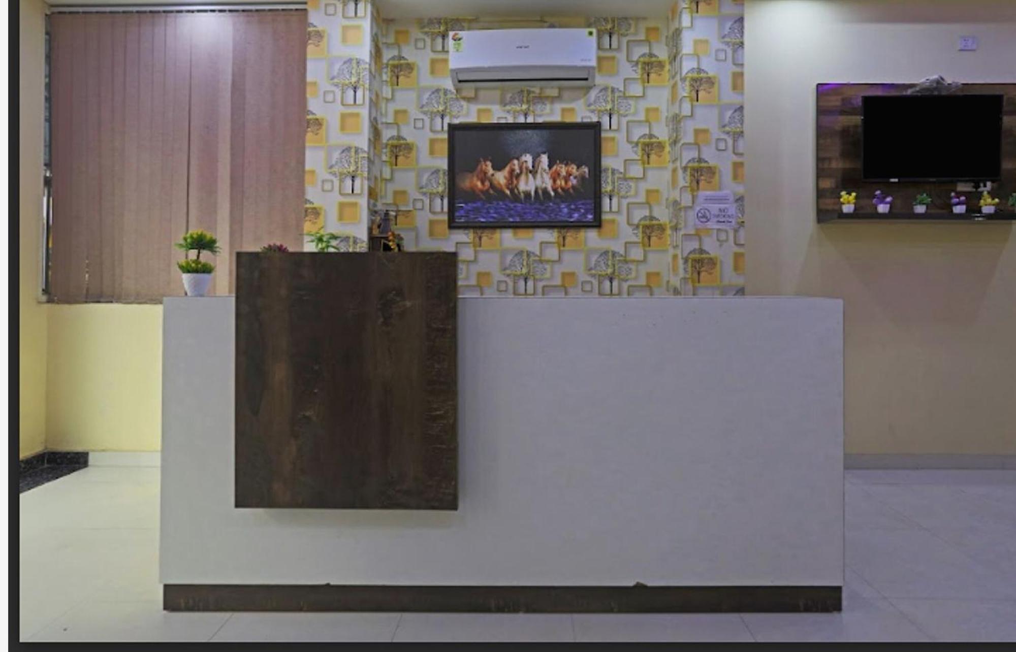 Hotel O Urban Wings Új-Delhi Kültér fotó