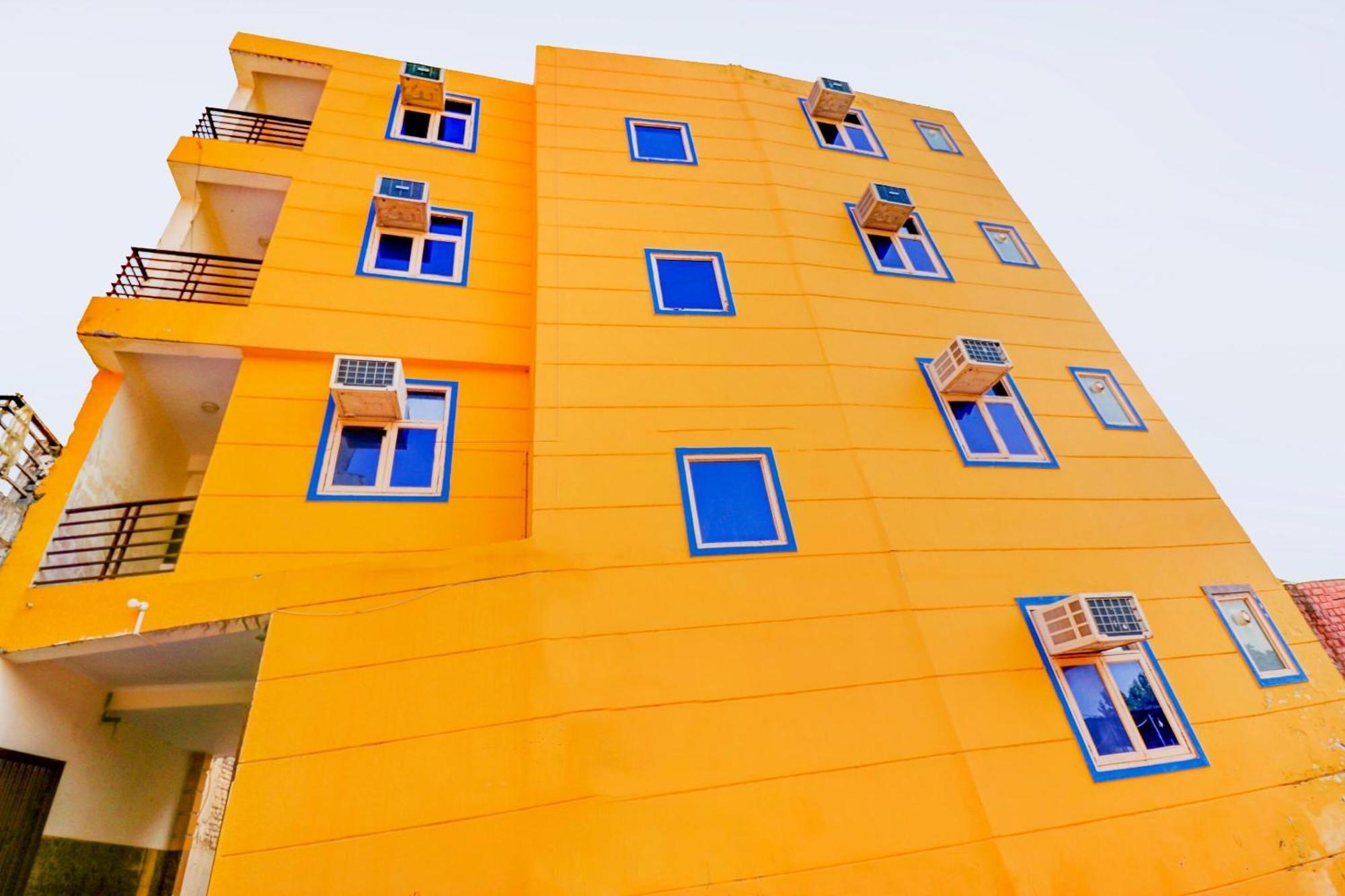 Hotel O Urban Wings Új-Delhi Kültér fotó
